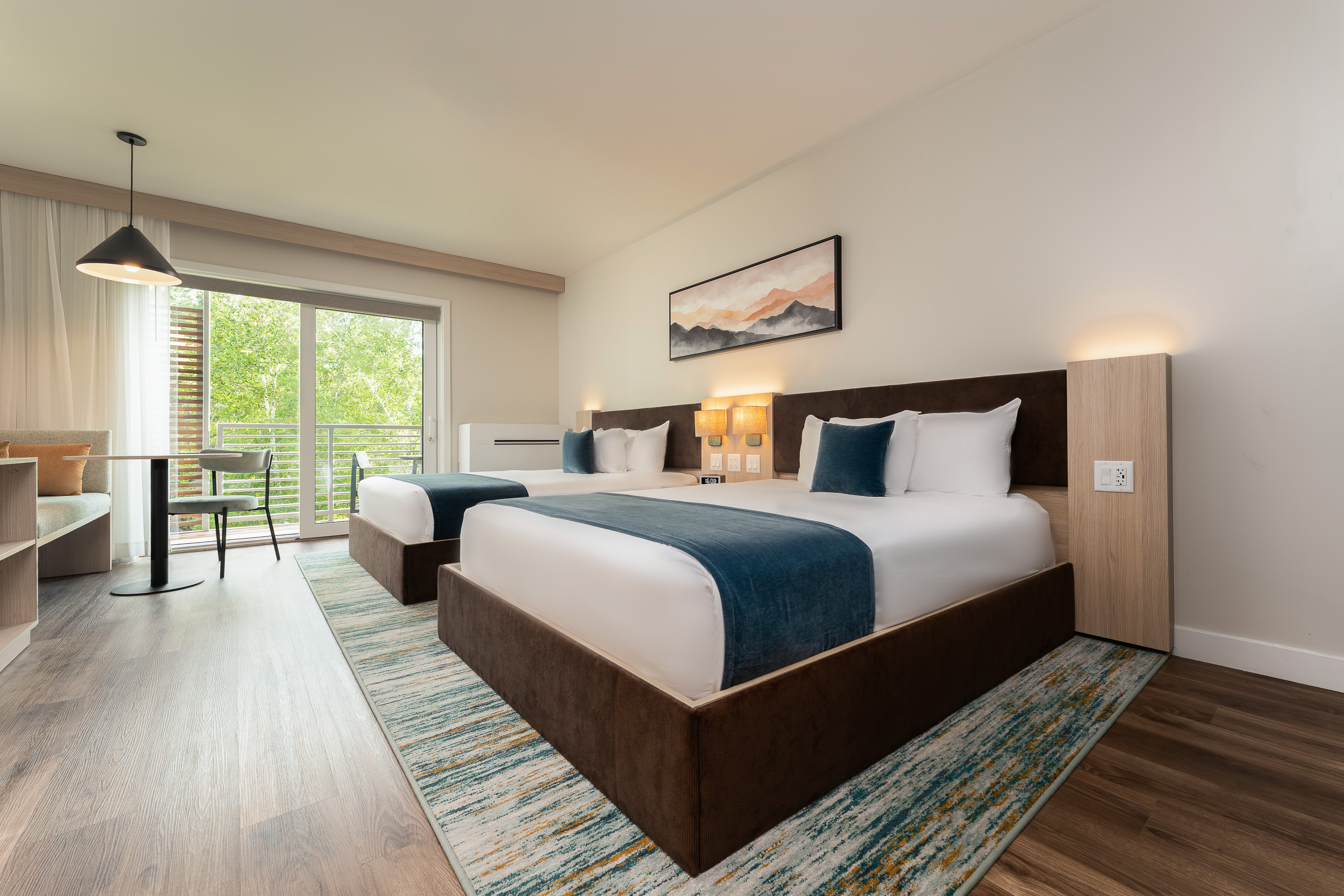 Signature Two Queen With Riverview
